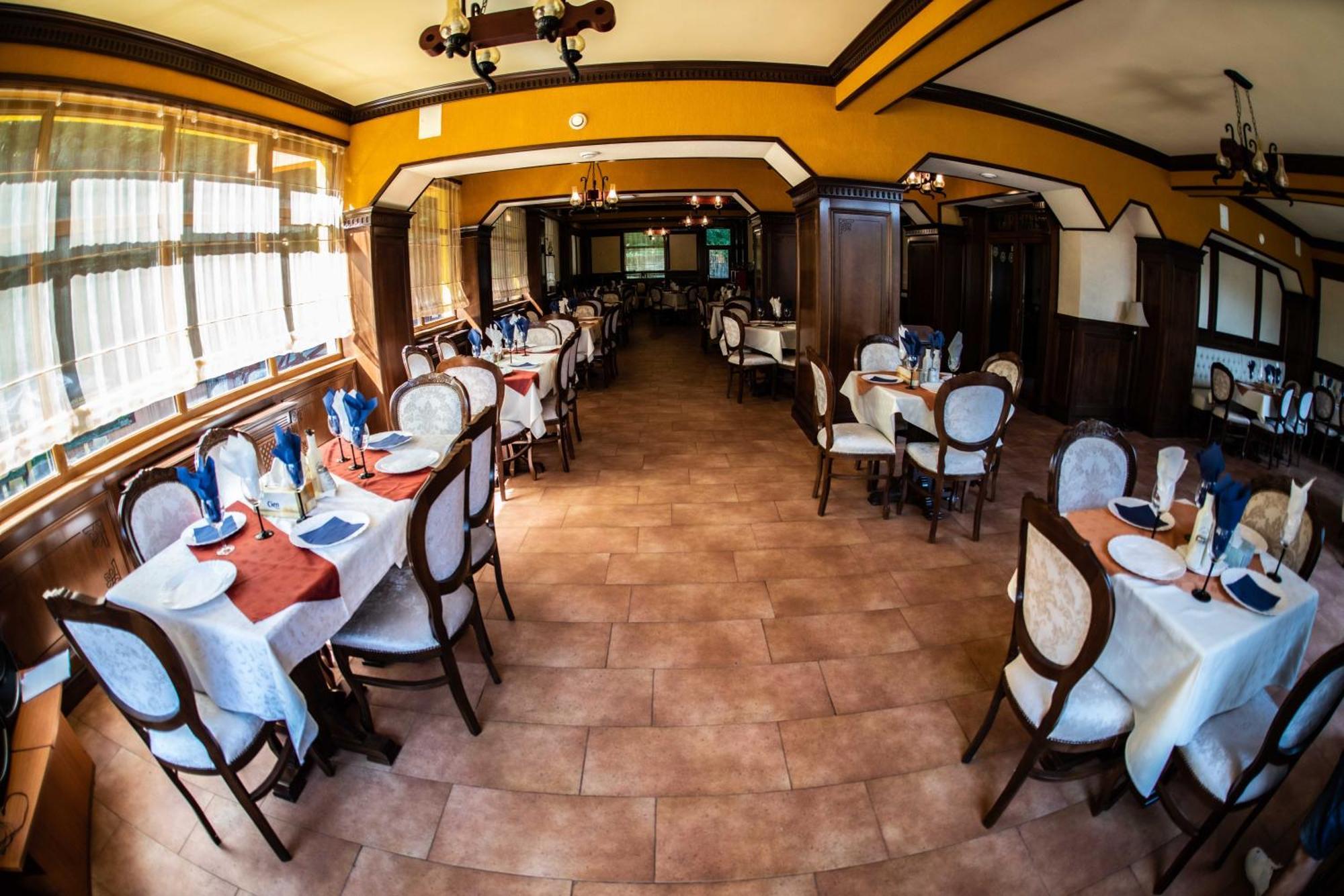 Hotel Trei Brazi Băile Olăneşti المظهر الخارجي الصورة